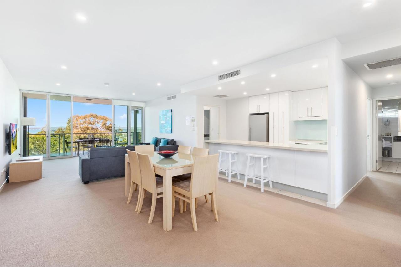Apartamento com 3 Quartos e Vista Piscina